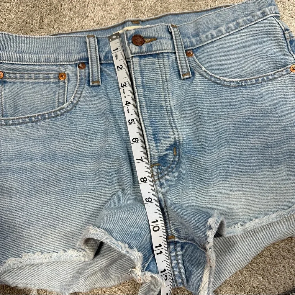 Madewell Relaxed Denim Shorts in Dunwoody Wash Blue Size 26